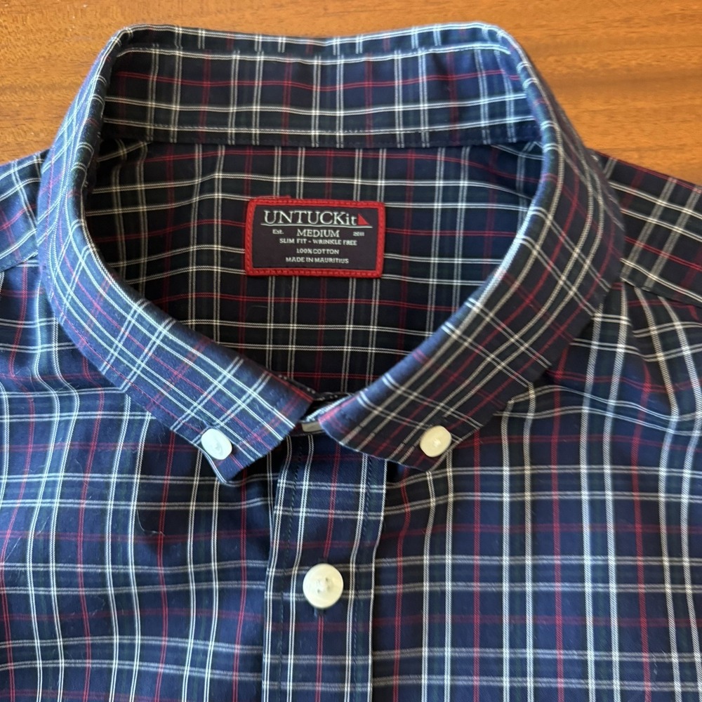 UNTUCKit Perdera WF Shirt Men Medium Slim Fit Navy Plaid Wrinkle Free Buttondown